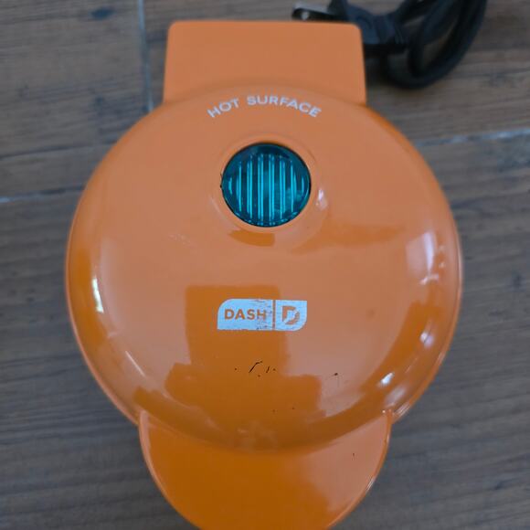 Pumpkin shaped mini waffle maker - Picture 4 of 5